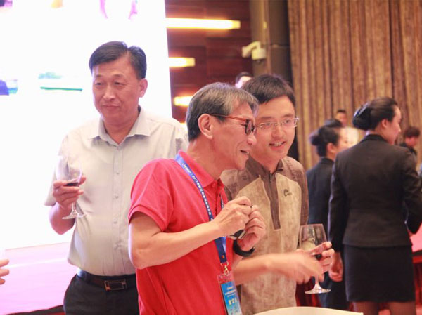 臺灣奇美趙執(zhí)董與中新華美王東先生交流