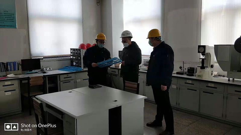 街道領導來中新華美檢查防疫和應急生產(chǎn)工作